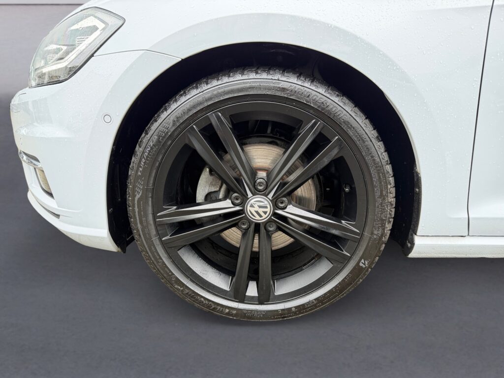 VW Golf Exposé-Bild 5