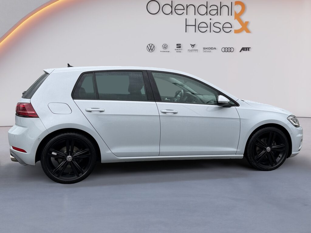 VW Golf Exposé-Bild 15