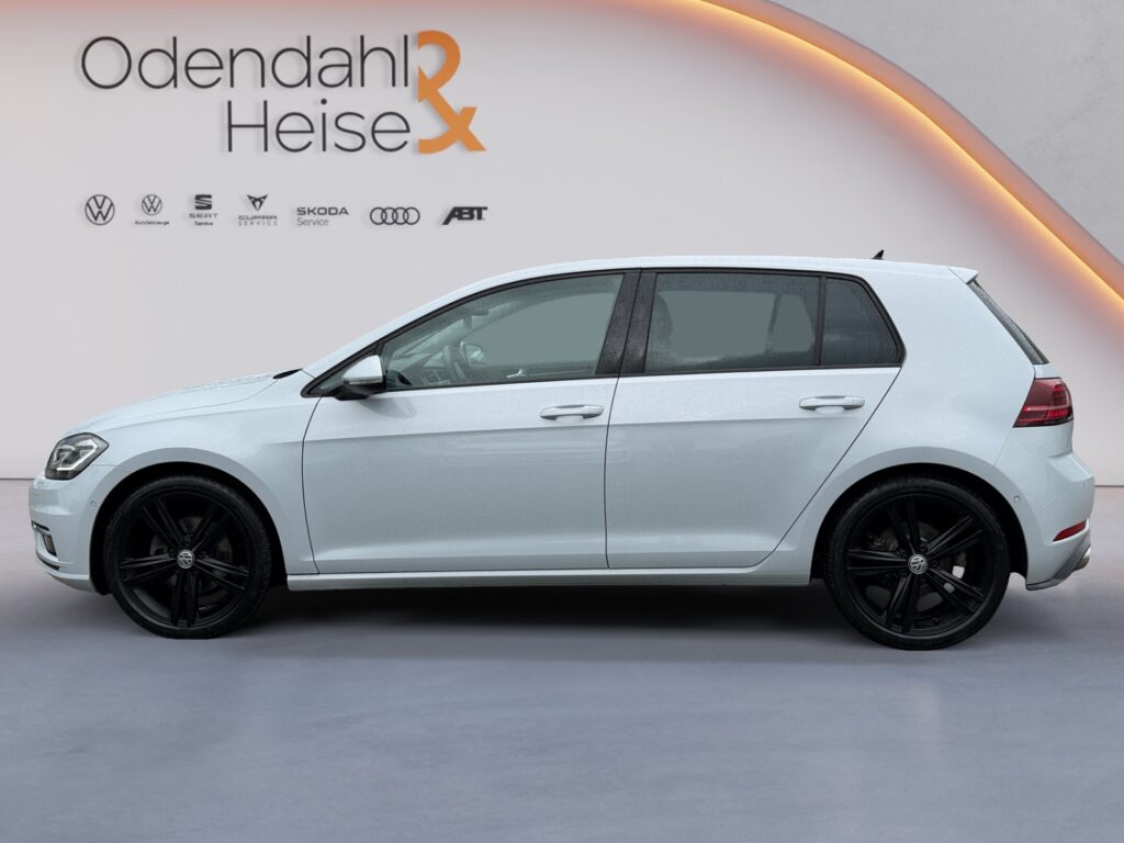 VW Golf Exposé-Bild 16