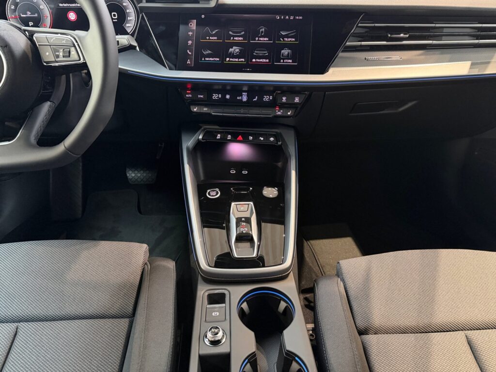 Audi A3 Exposé-Bild 11