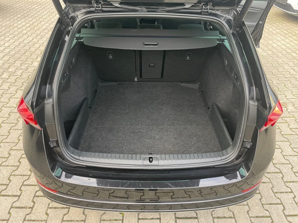 Skoda Octavia Exposé-Bild 16