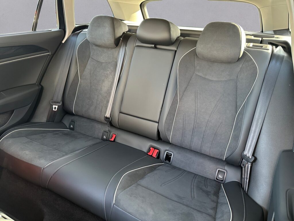 VW Passat Exposé-Bild 13