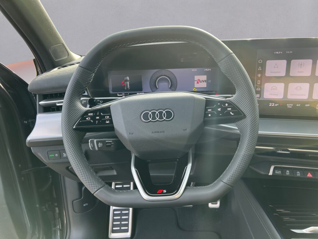 Audi Q3 Exposé-Bild 12