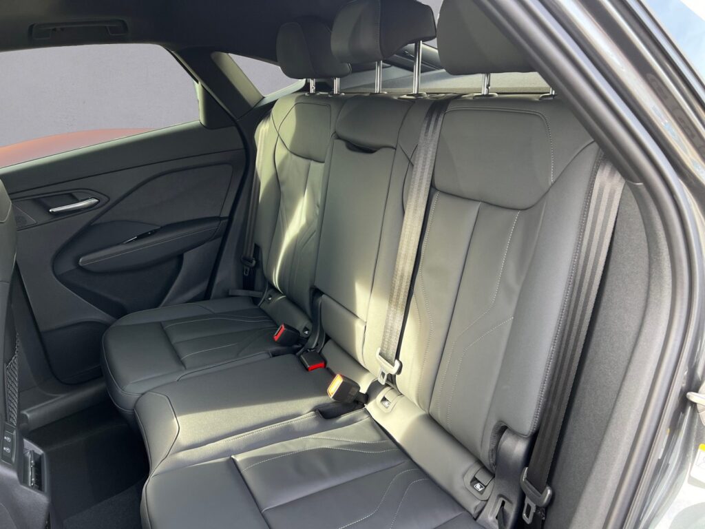 Audi Q3 Exposé-Bild 13