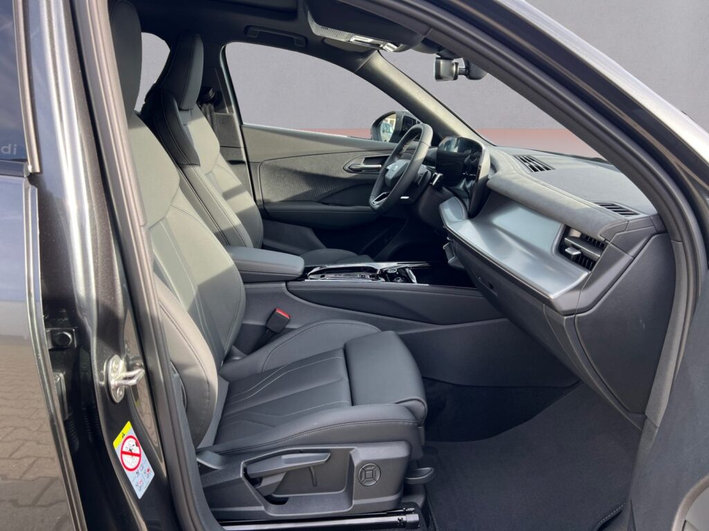 Audi Q3 Exposé-Bild 15