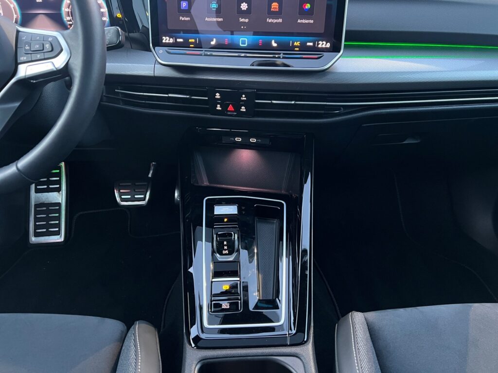 VW Golf Exposé-Bild 11