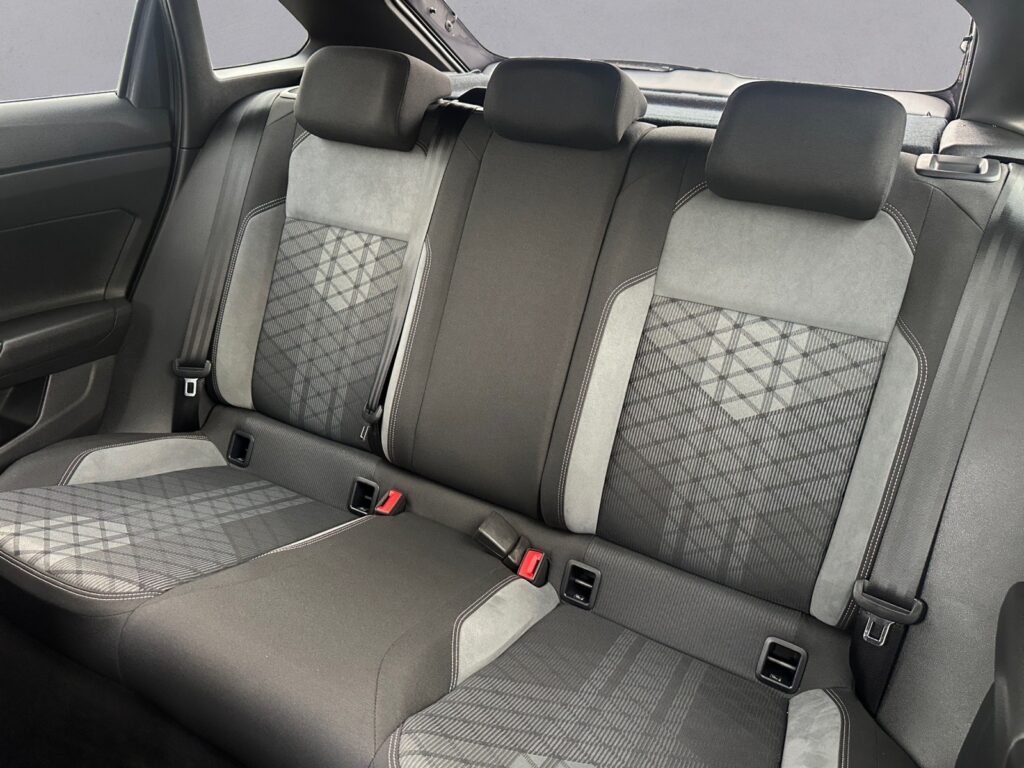 VW Taigo Exposé-Bild 13