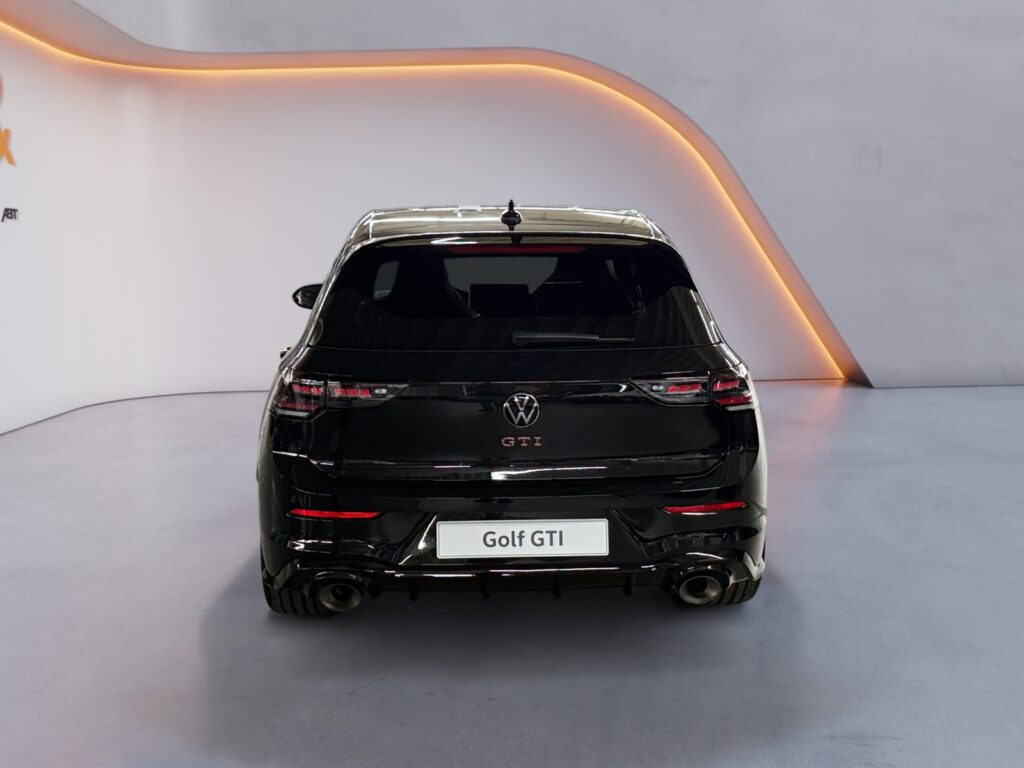 VW Golf Exposé-Bild 4