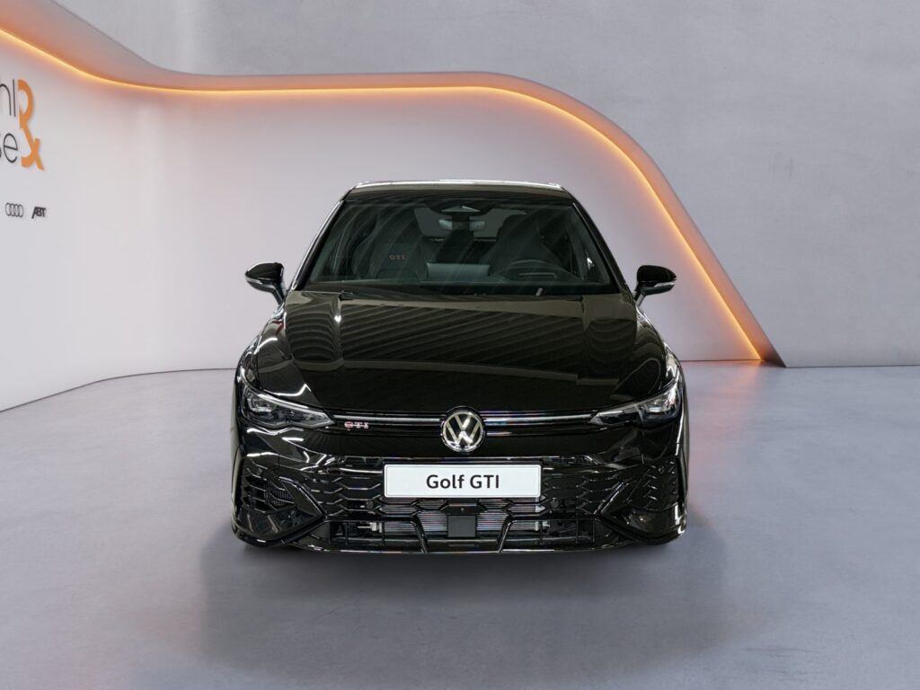 VW Golf Exposé-Bild 8