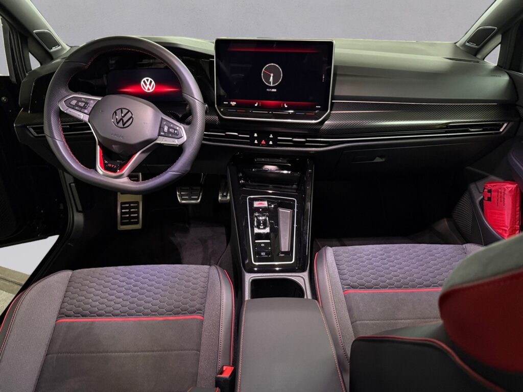 VW Golf Exposé-Bild 10