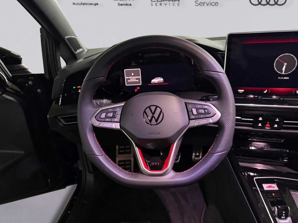 VW Golf Exposé-Bild 12