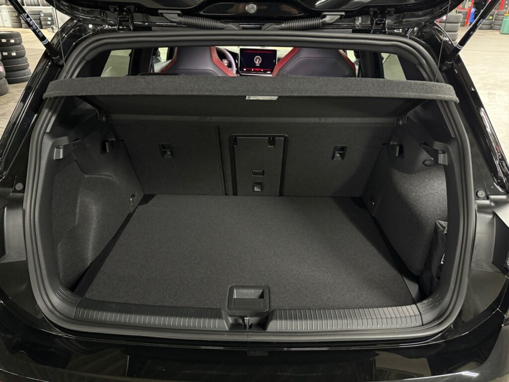 VW Golf Exposé-Bild 16