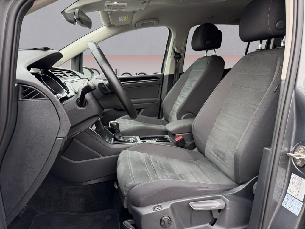 VW Touran Exposé-Bild 9