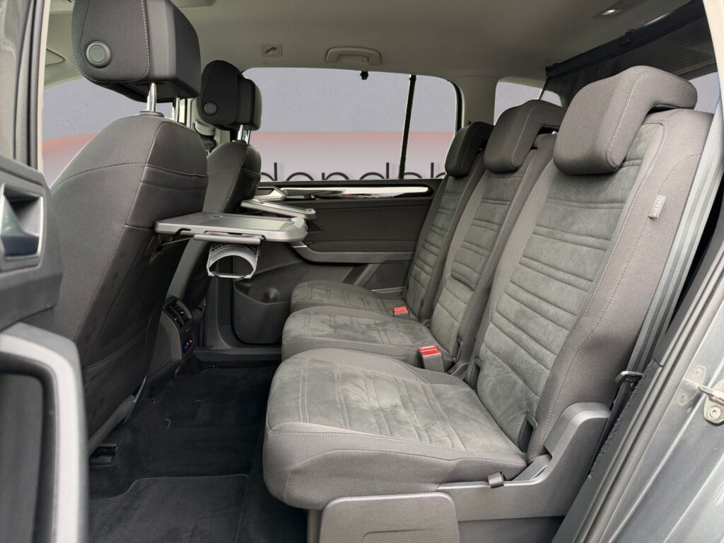 VW Touran Exposé-Bild 13