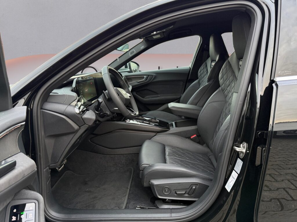 Audi S5 Exposé-Bild 9