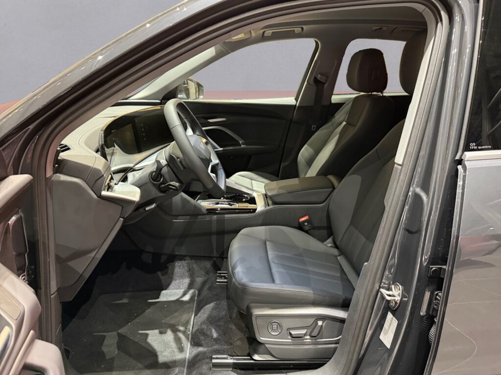 Audi Q5 Exposé-Bild 8