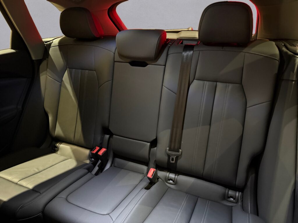 Audi Q5 Exposé-Bild 12