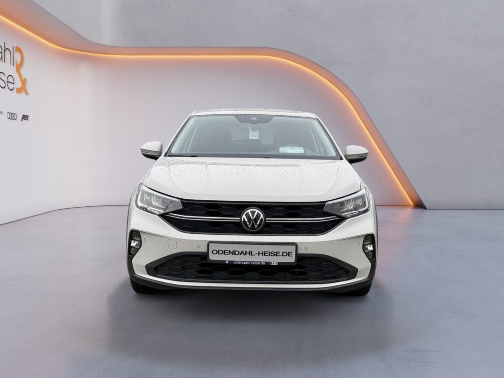 VW Taigo Exposé-Bild 8