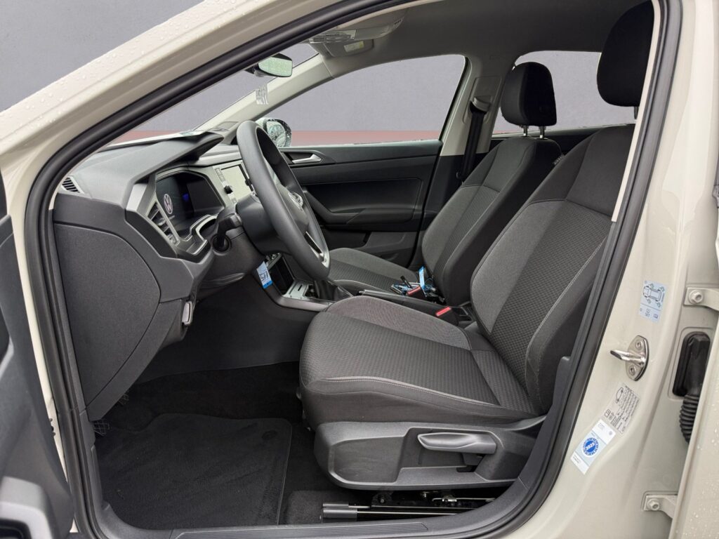 VW Taigo Exposé-Bild 9