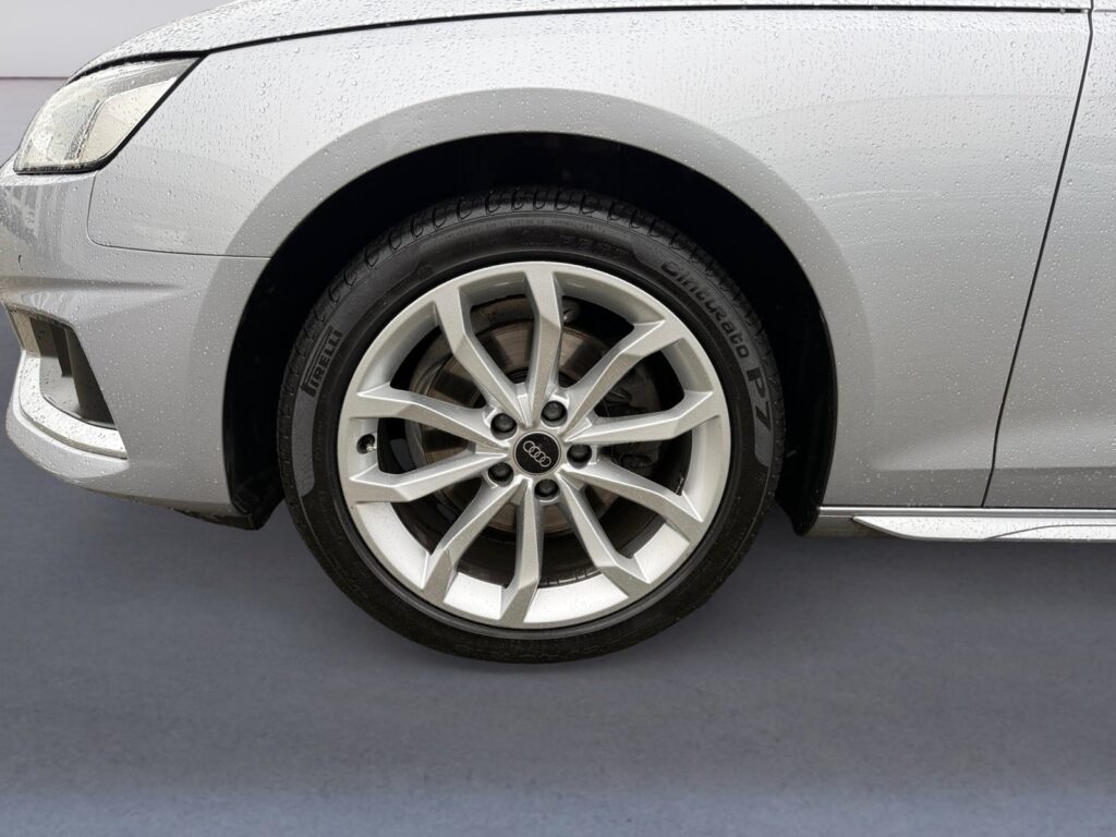 Audi A4 Exposé-Bild 14