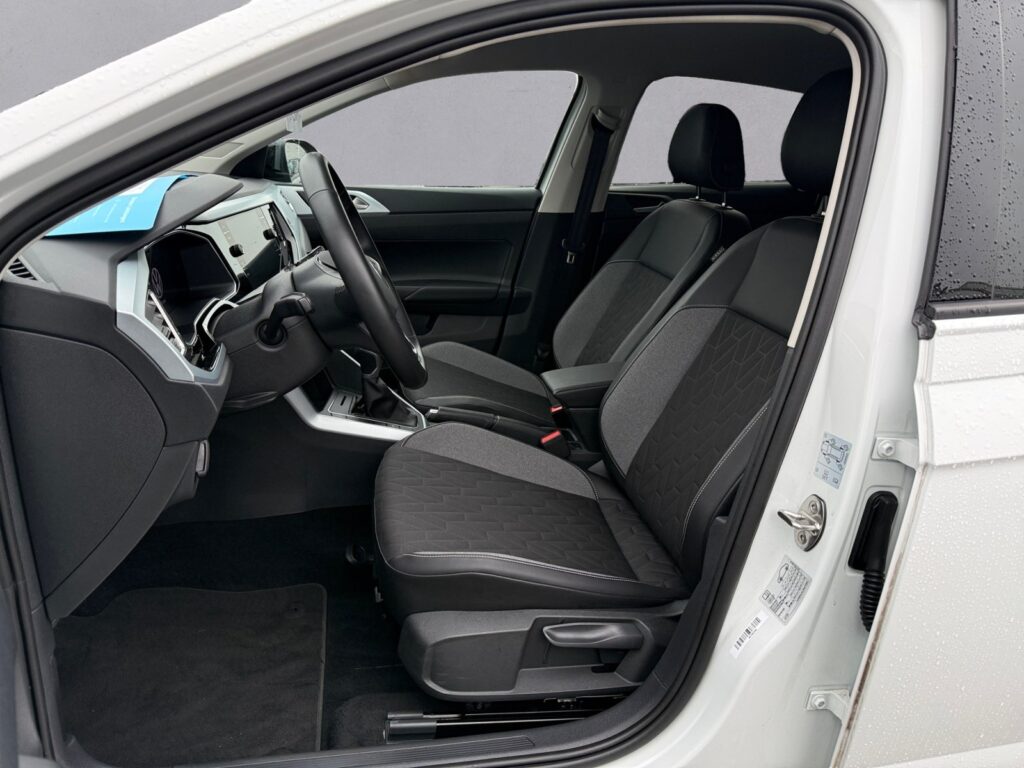 VW Taigo Exposé-Bild 9