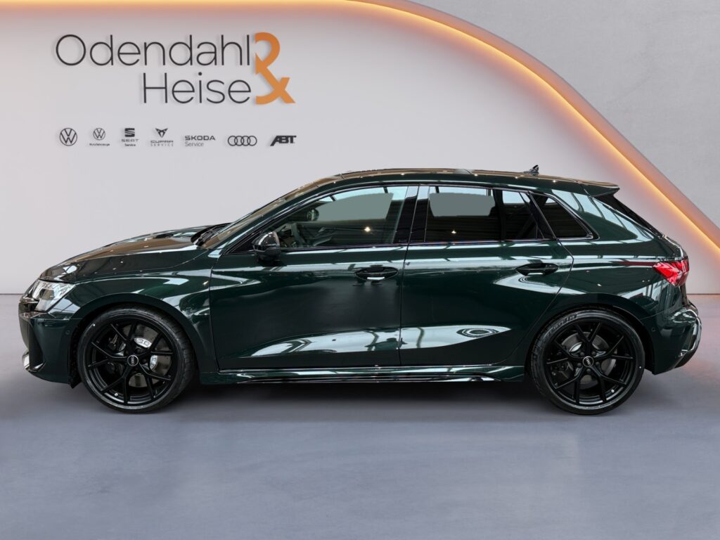 Audi RS3 Exposé-Bild 2