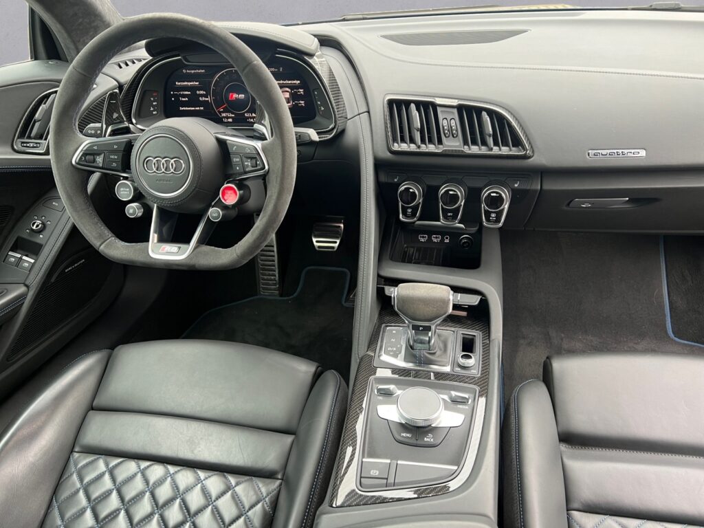 Audi R8 Exposé-Bild 10