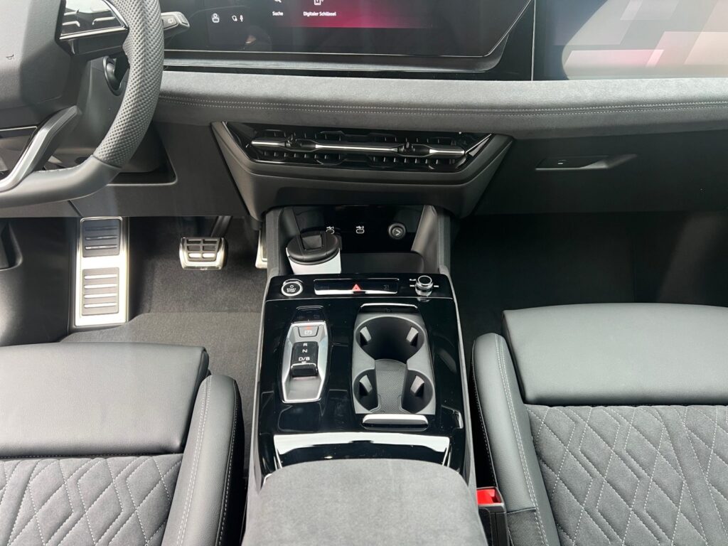 Audi Q6 e-tron Exposé-Bild 11