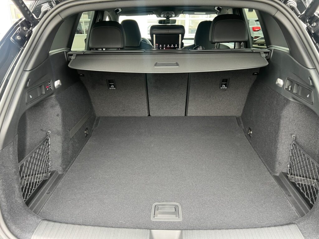 Audi Q6 e-tron Exposé-Bild 16