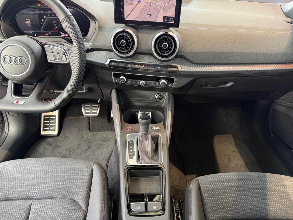 Audi SQ2 Exposé-Bild 11