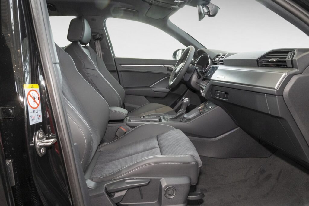 Audi Q3 Exposé-Bild 7
