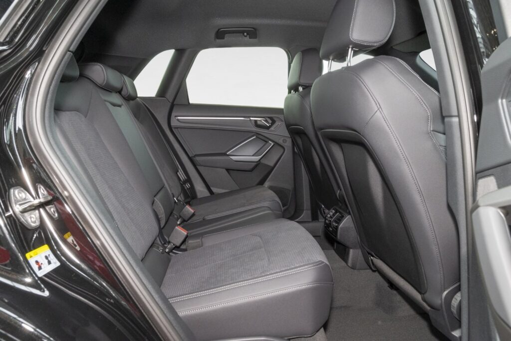 Audi Q3 Exposé-Bild 10