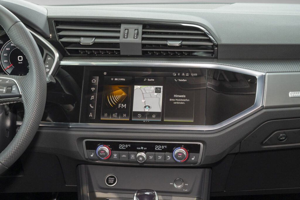 Audi Q3 Exposé-Bild 12