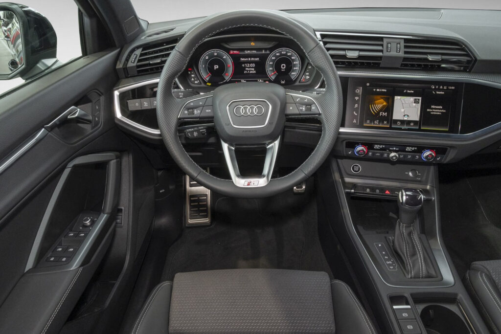 Audi Q3 Exposé-Bild 13