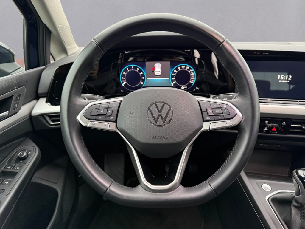 VW Golf Exposé-Bild 12