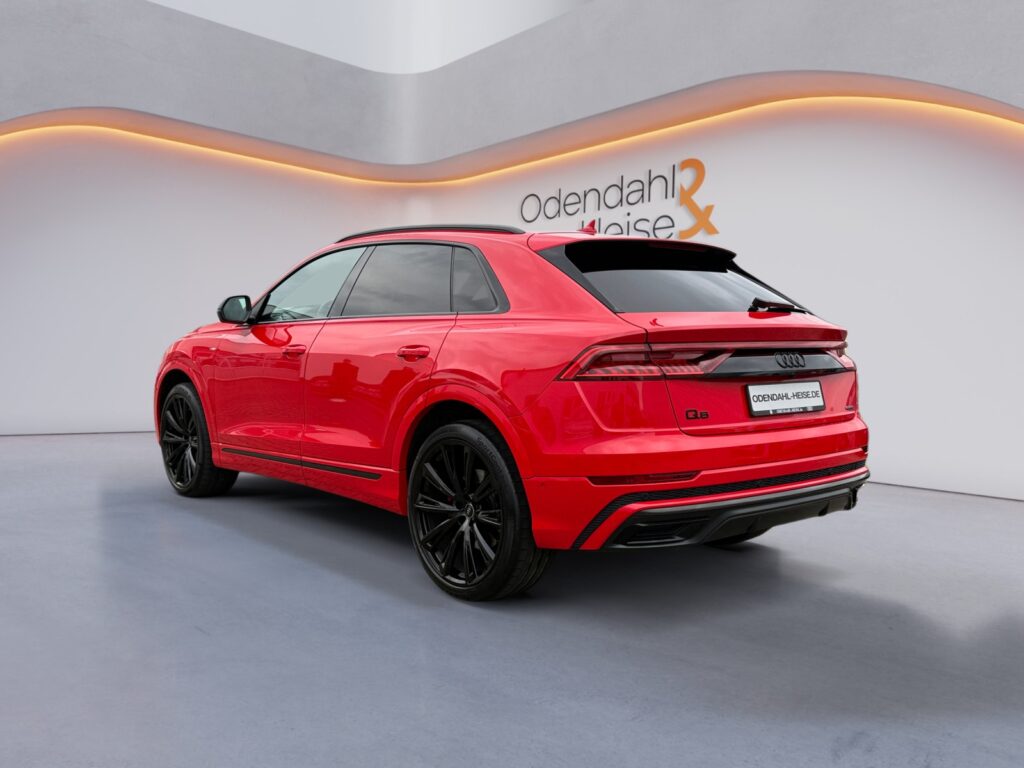 Audi Q8 Exposé-Bild 3