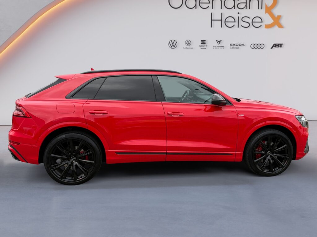 Audi Q8 Exposé-Bild 6