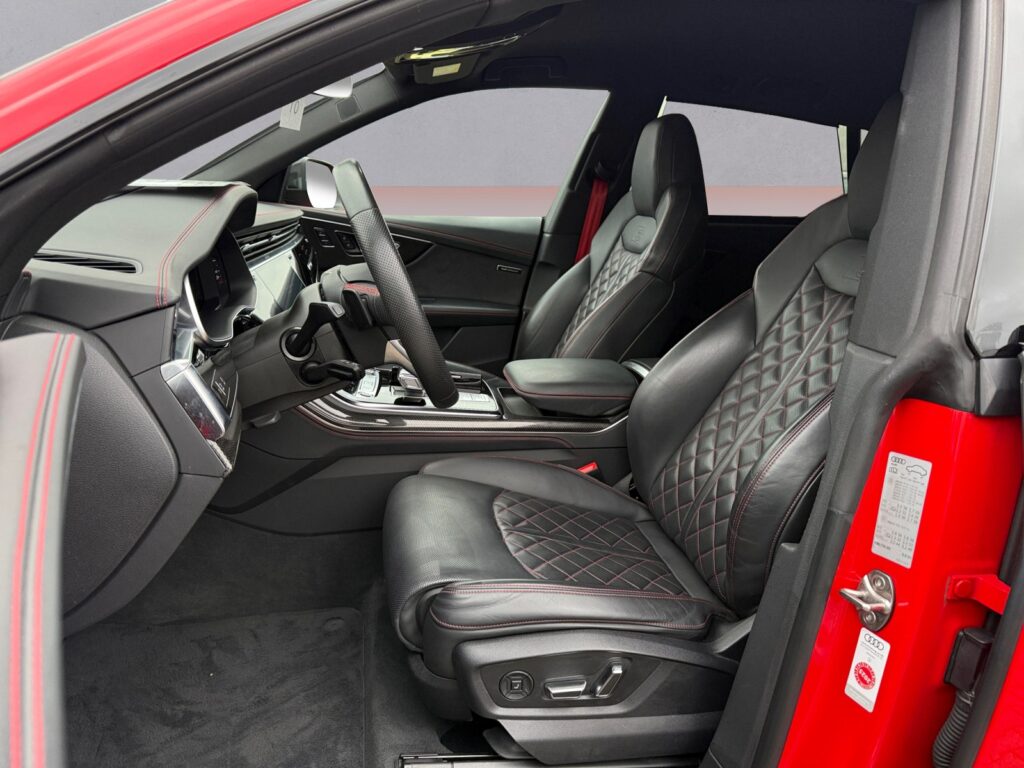 Audi Q8 Exposé-Bild 9