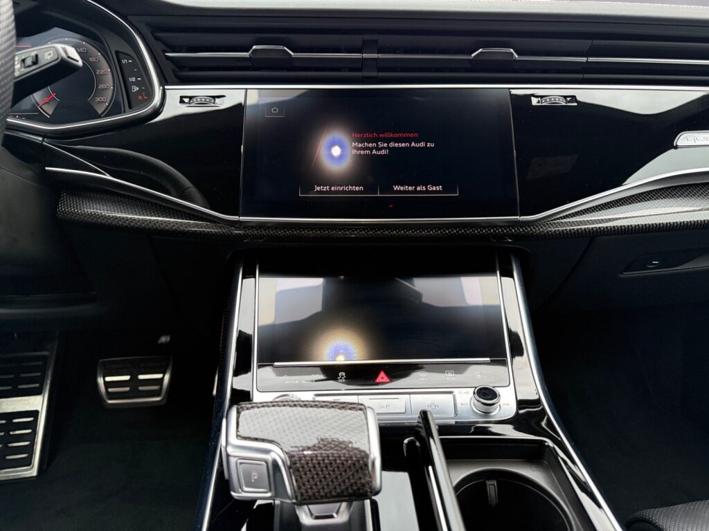 Audi Q8 Exposé-Bild 11