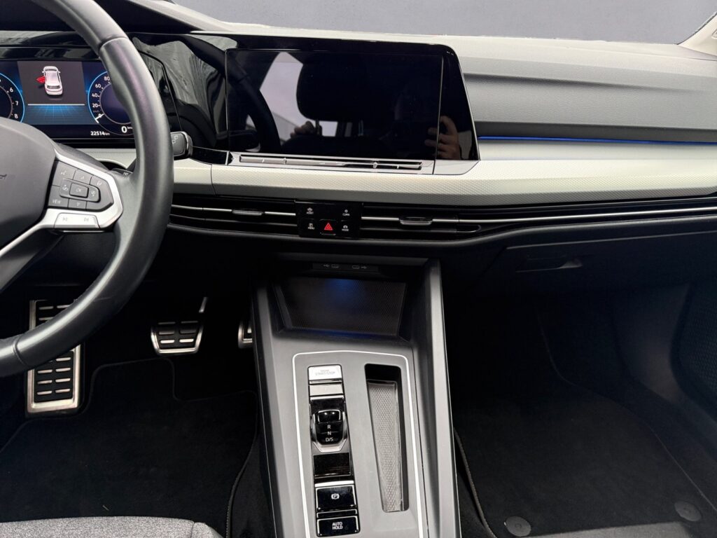 VW Golf Exposé-Bild 11