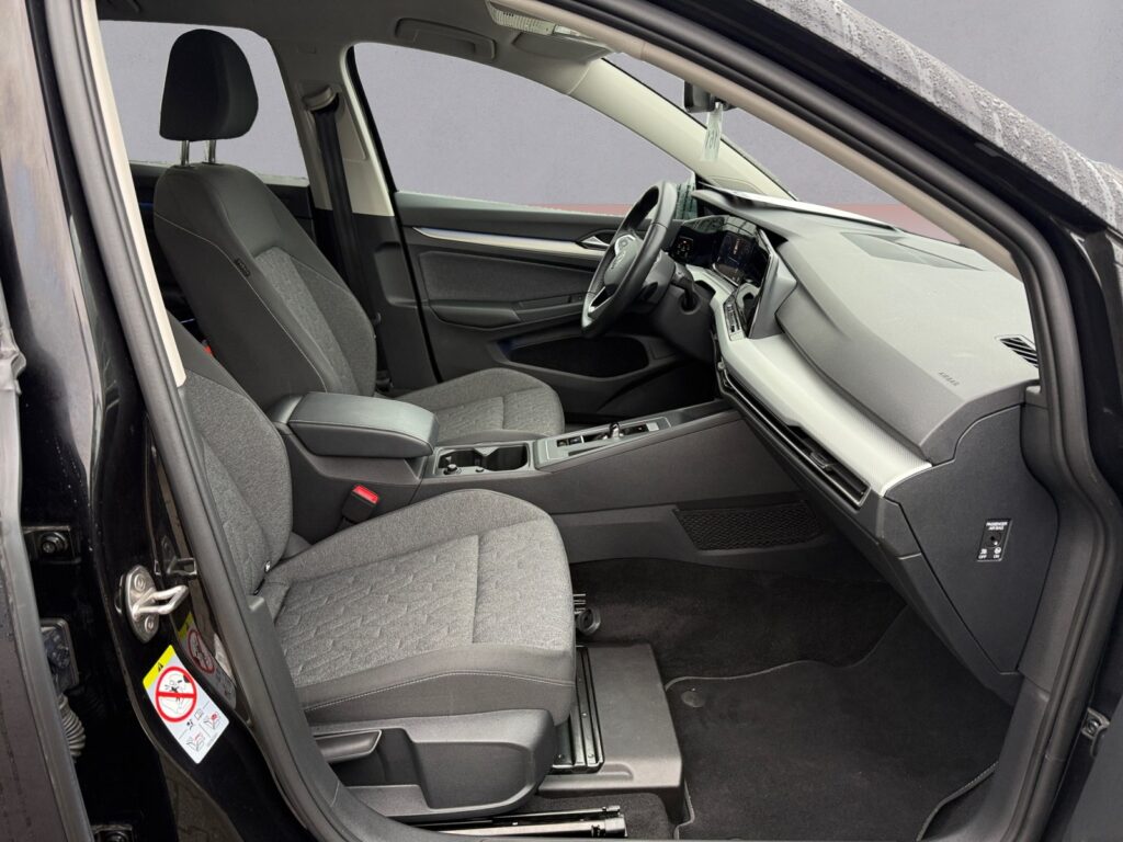 VW Golf Exposé-Bild 15