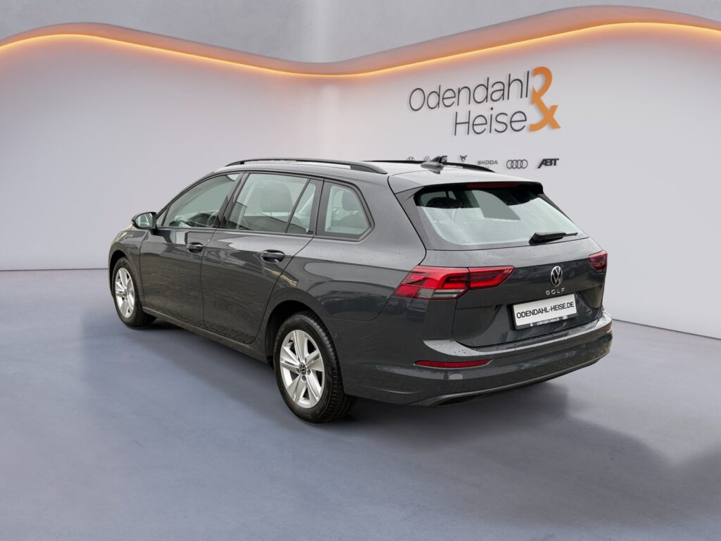 VW Golf Exposé-Bild 3