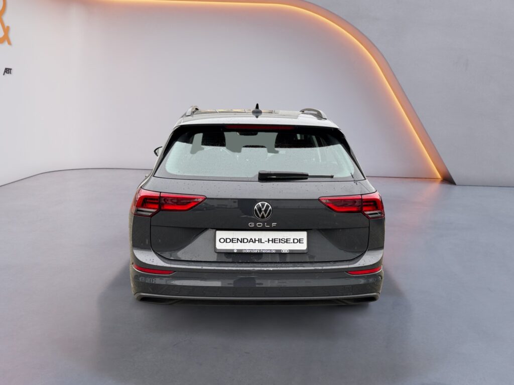 VW Golf Exposé-Bild 4