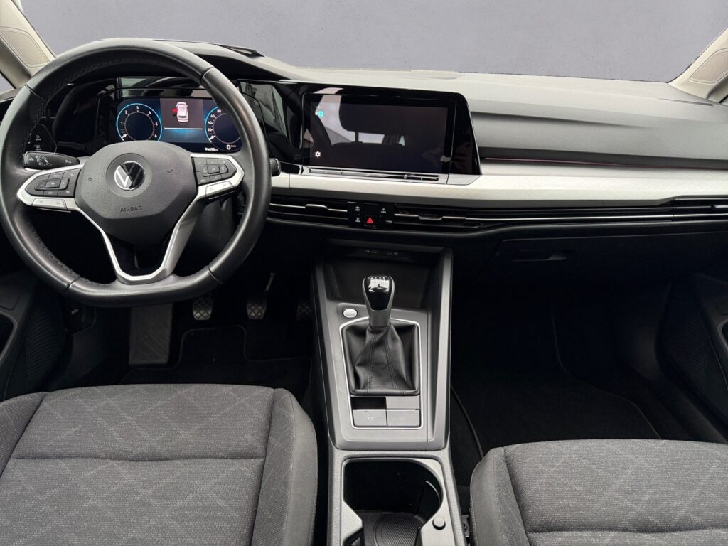 VW Golf Exposé-Bild 10