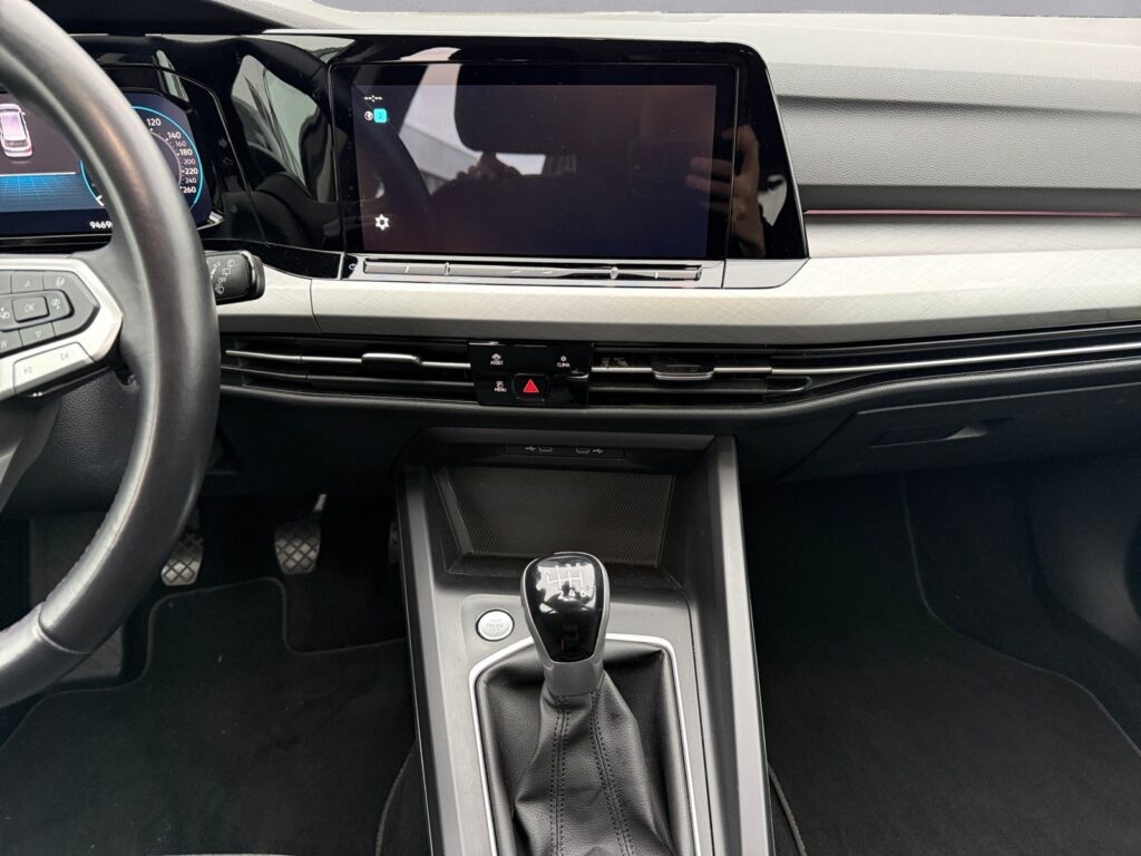 VW Golf Exposé-Bild 11