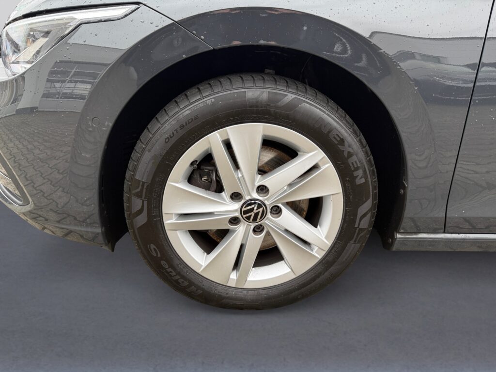 VW Golf Exposé-Bild 14