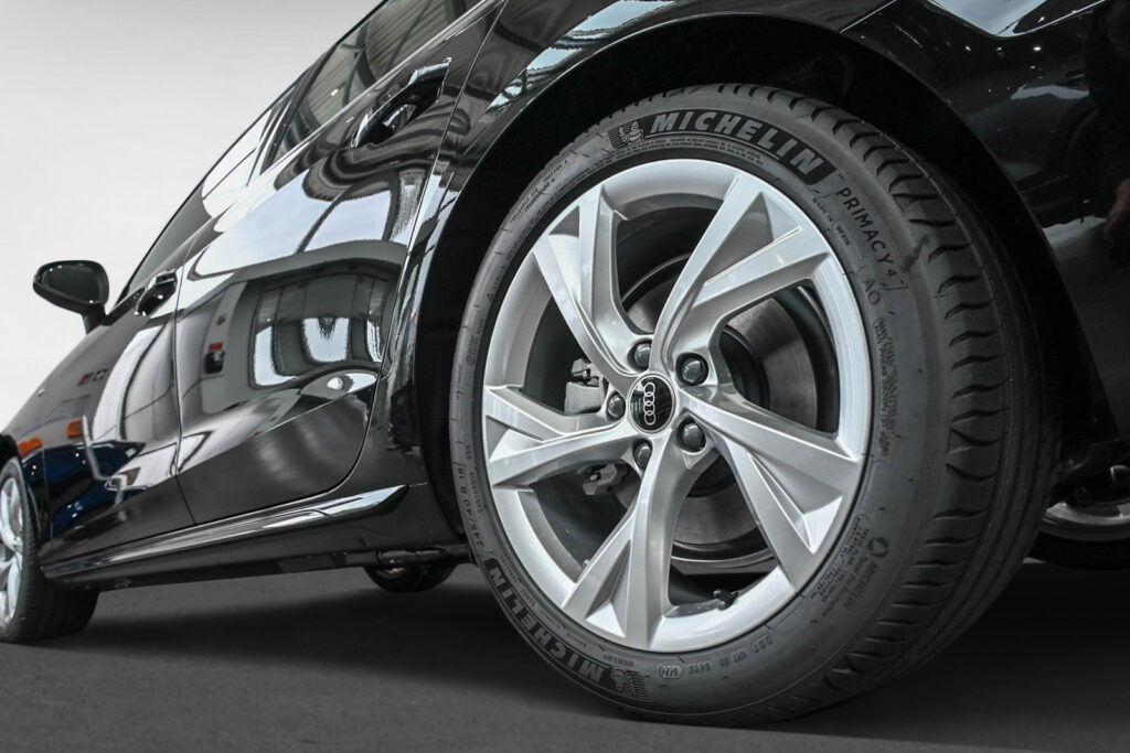 Audi A4 Exposé-Bild 5