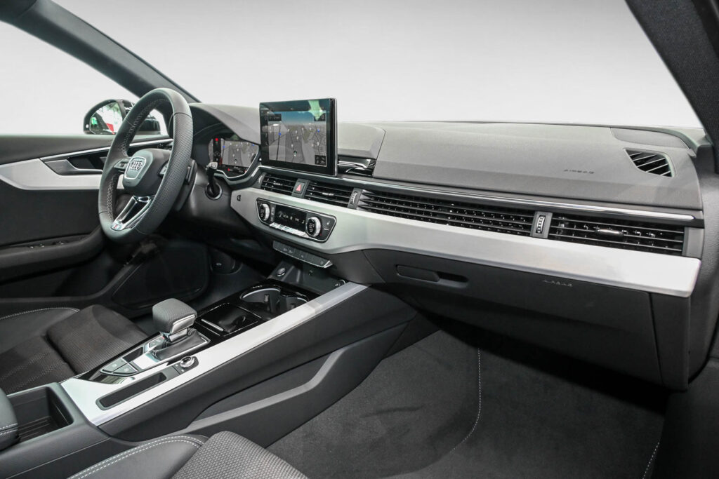 Audi A4 Exposé-Bild 8