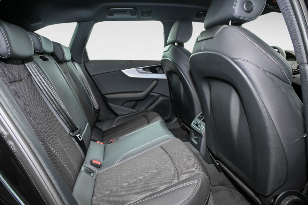 Audi A4 Exposé-Bild 11