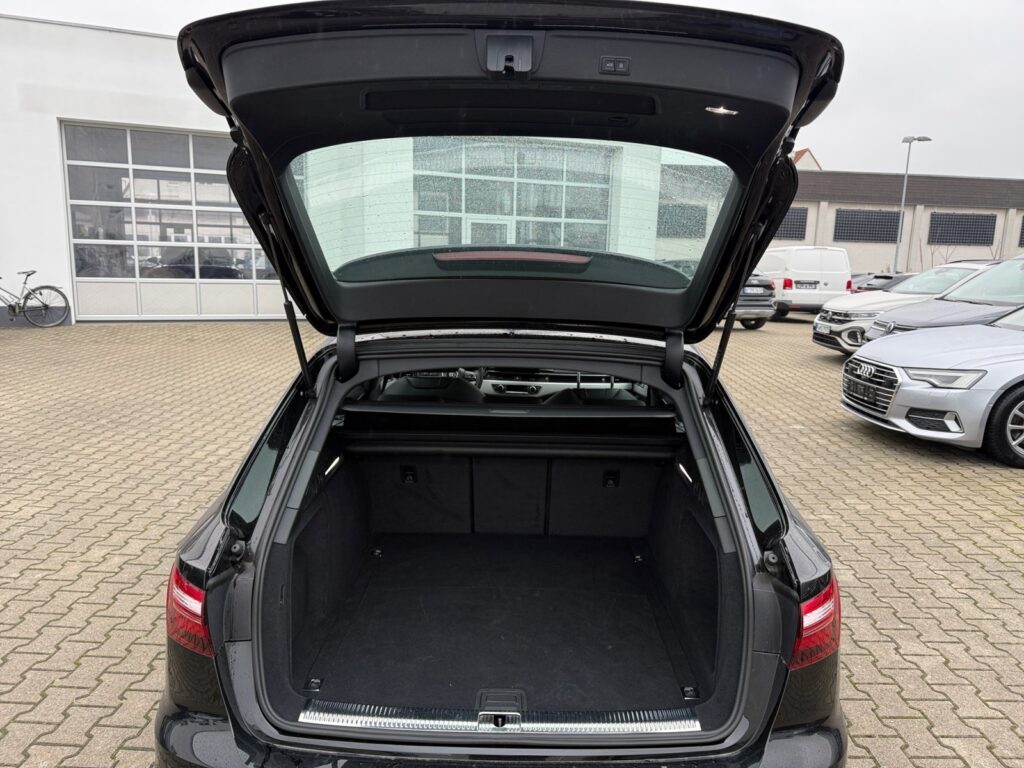 Audi A4 Exposé-Bild 16